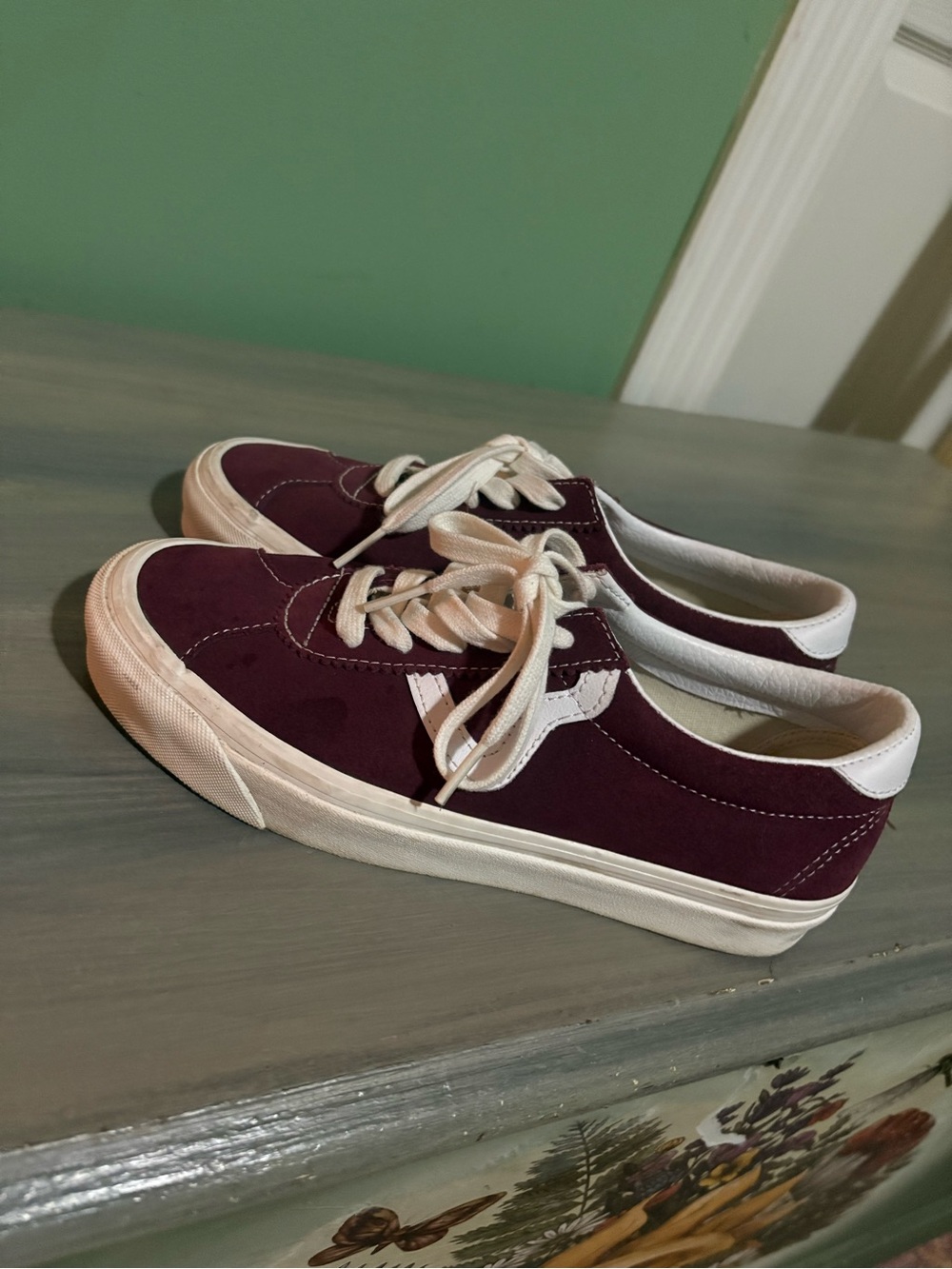 Vans Women's Burgundy and White Low-Top Sneakers